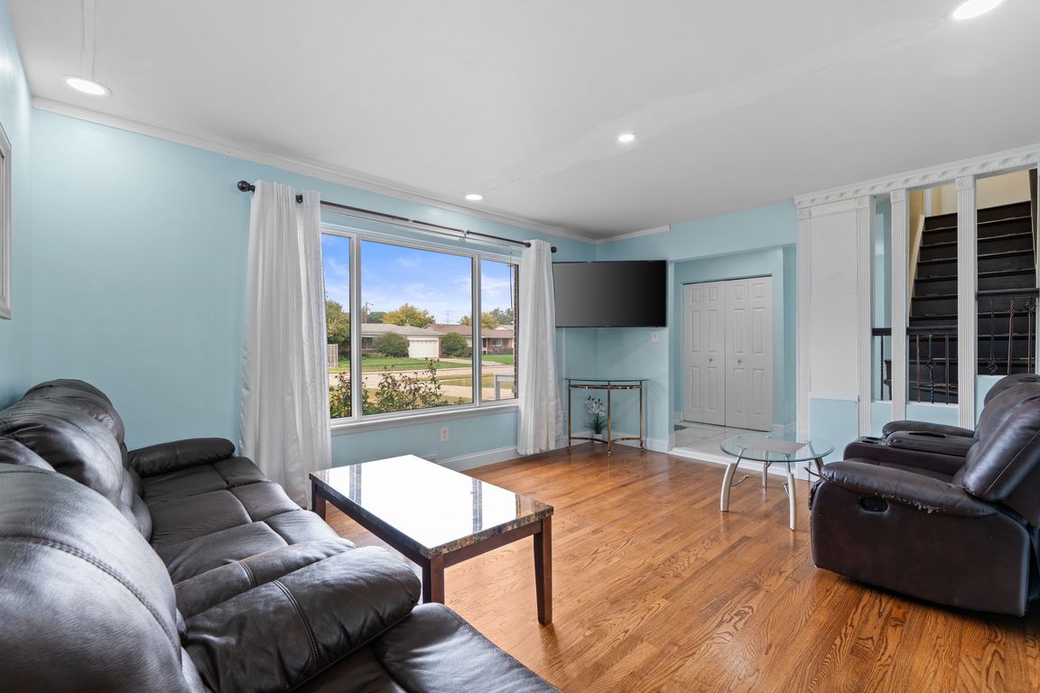 next background image