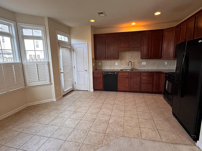 110 Gate Stone Ln — Photo 7