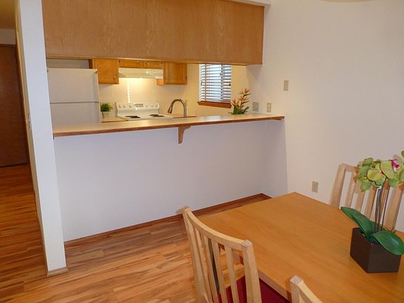 Eating Bar looks into Kitchen