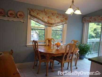 Large Eat in Kitchen