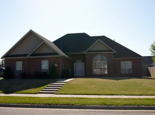 3914 SW Maple Rd, Bentonville, AR 72713