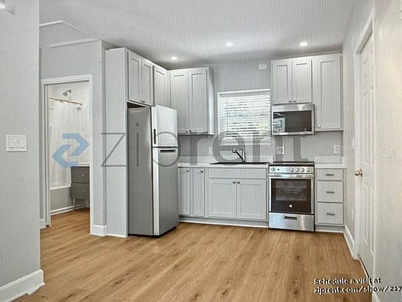 5th image of 7524 Security Ave