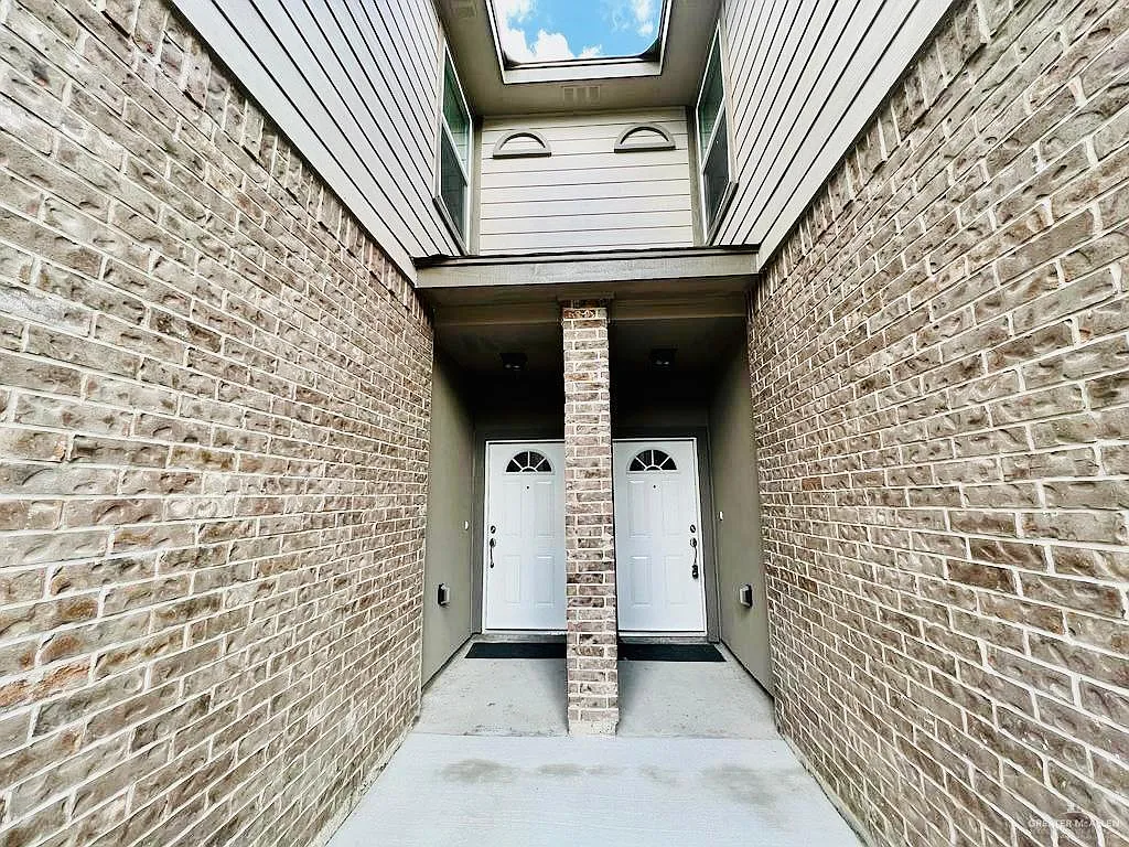 3 bed, 2.5 bath, 1280 sqft, $1,450 — Photo 2