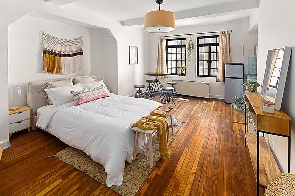 1st image of 5 Tudor City Pl APT 802