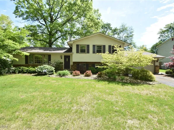 1751 Brockton Dr, Youngstown, OH 44511