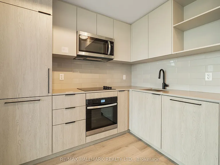 1185 Dupont St #627 — Photo 10