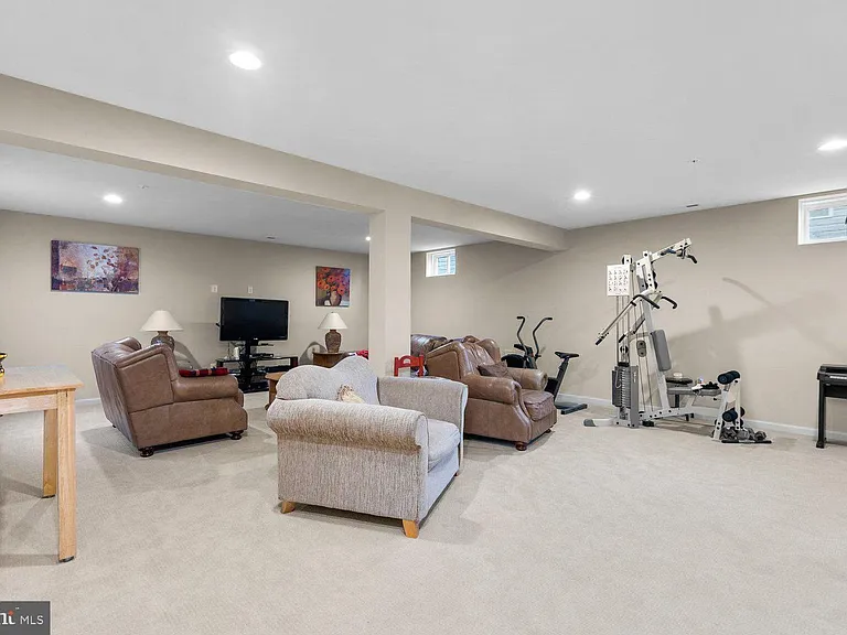 14103 Byrne Park Dr — Photo 16