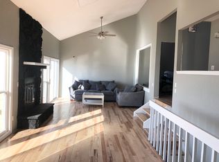 588 Palisades Dr, Lake Ozark, MO 65049