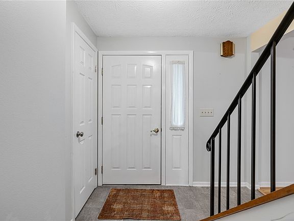4th image of 160 Olivia Dr