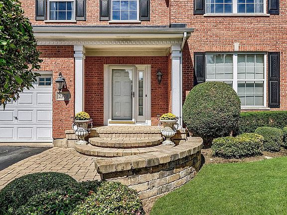 2nd image of 2370 Sarazen Dr