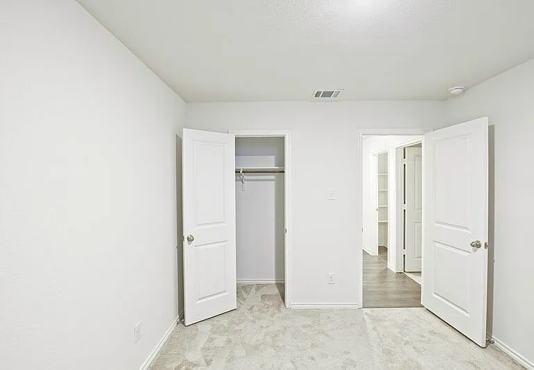 1111 Emerald Gate Dr — Photo 18