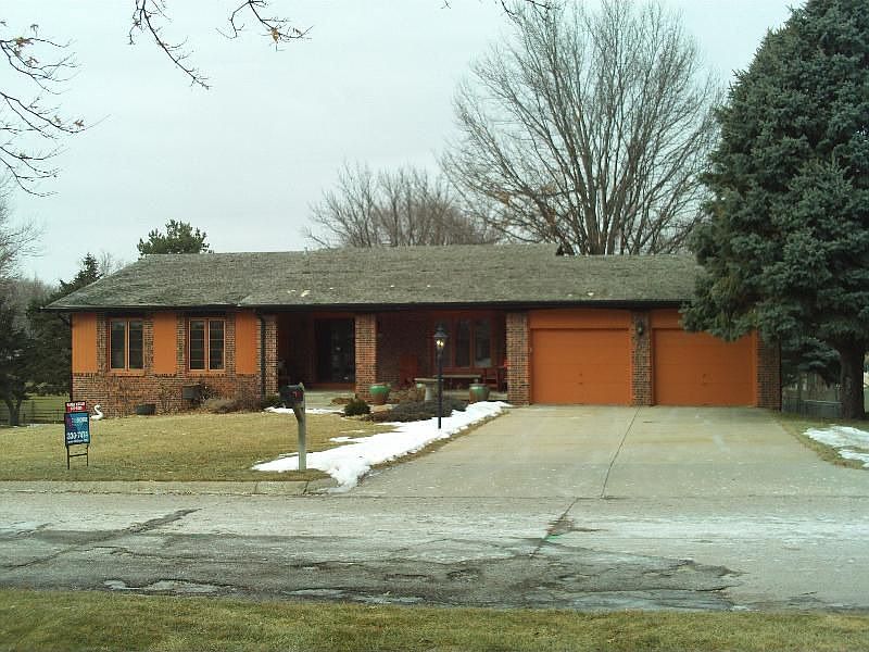 1st image of 10284 Saratoga St
