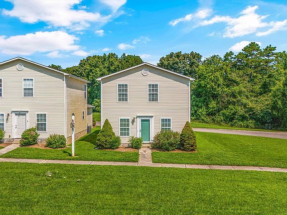 3rd image of 3928 Archibald Way