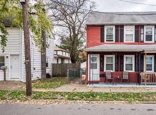 908 High St, Burlington, NJ 08016