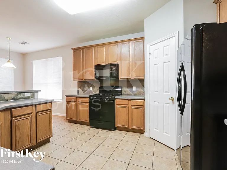 12210 Lakewood Valley Ct — Photo 6