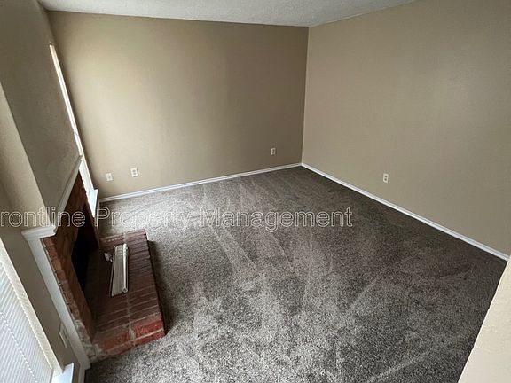 5th image of 610 Irby Ln #610