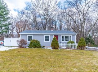 65 Pinecrest Dr, Springfield, MA 01118