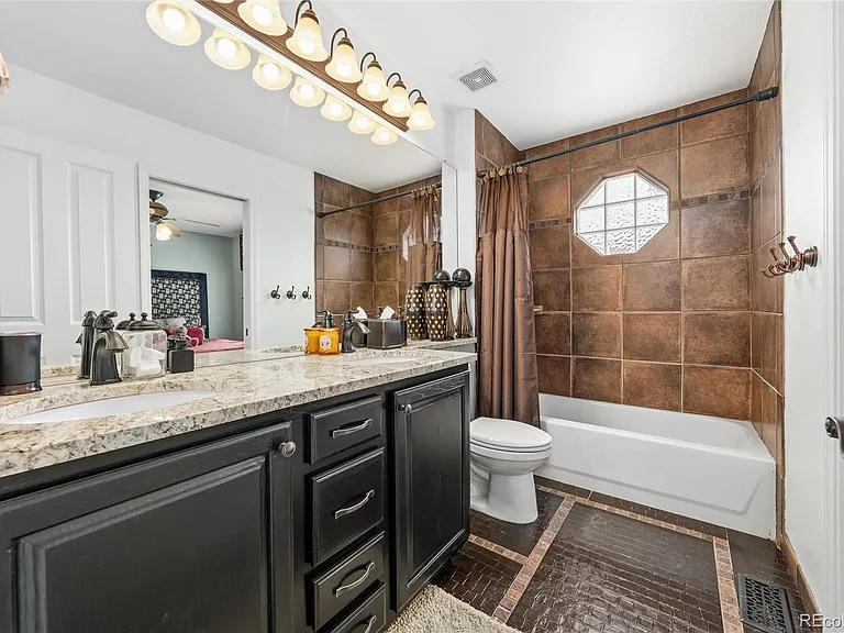 10796 Quail Creek Dr E — Photo 30