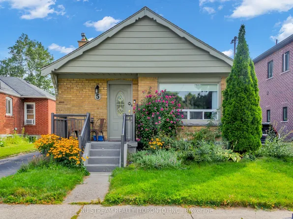 5 Highvale Rd, Toronto, ON M1L 3R2
