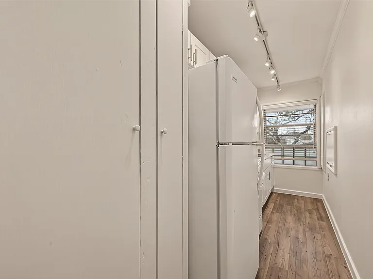 2021 Southgate Blvd #6 — Photo 11