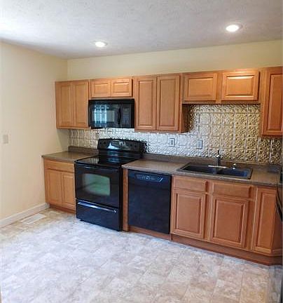 2nd image of 2054 Lambertson Ln APT 8