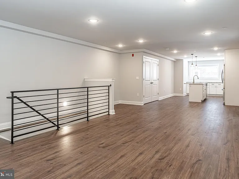 2147 Christian St #1 — Photo 6