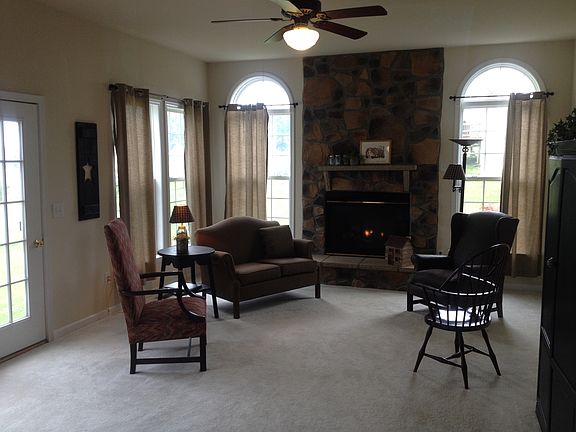 Family Room 1 of 2 gas FP's