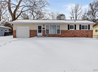 608 Holiday Ave, Hazelwood, MO