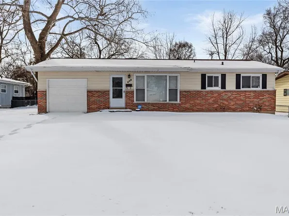 608 Holiday Ave, Hazelwood, MO 63042
