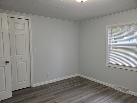 5th image of 921 Hannah Ave