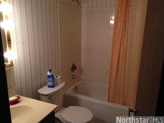 3rd image of 3421 Kent Street