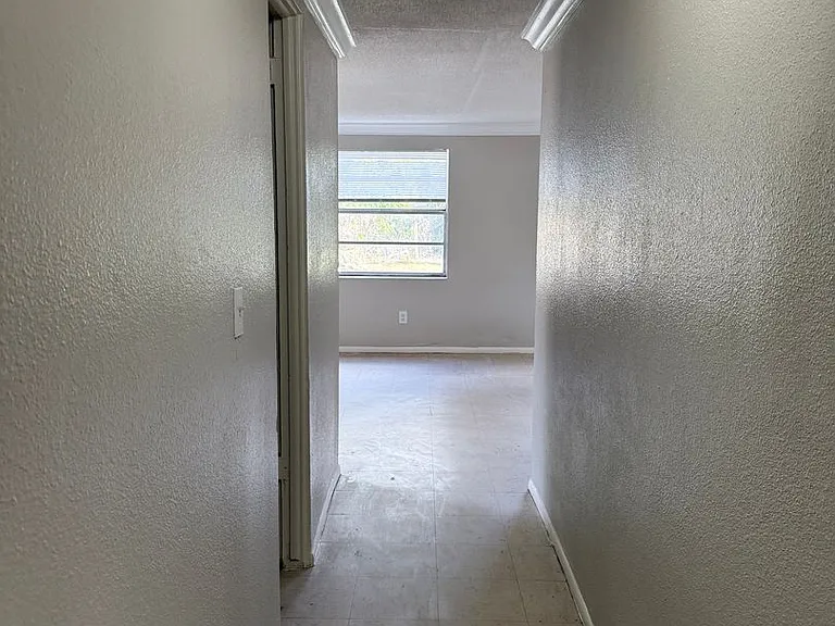 1012 57th Avenue Dr E — Photo 11