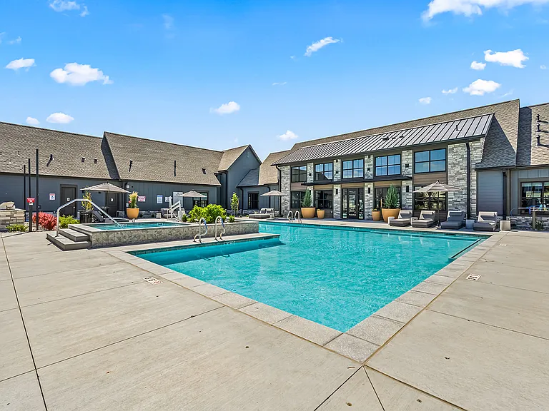 The Logan Luxury Apartments — Photo 39