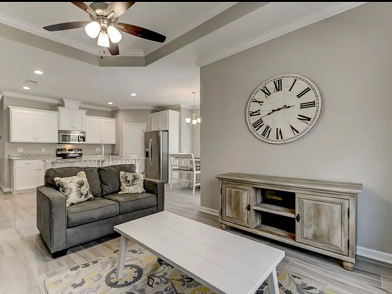 204 Gary Cir — Photo 3