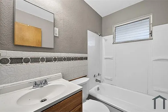 158 Monteith Cir — Photo 13