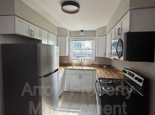 704 N 26th St APT 1, Lincoln, NE 68503