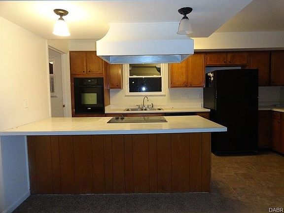 4th image of 5827 Seven Gables Ave