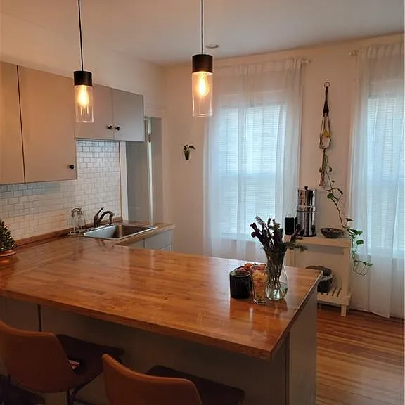 35 Circular Ave — Photo 6