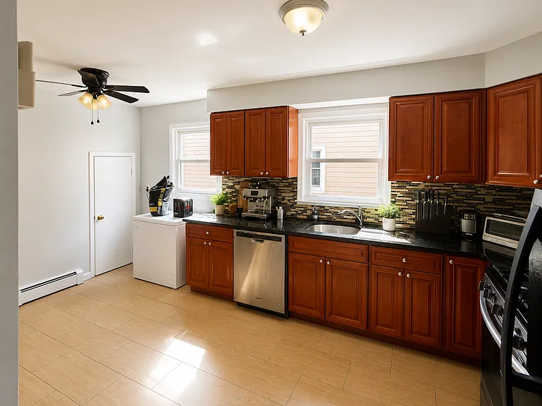 139 Linnett St #2 — Photo 4