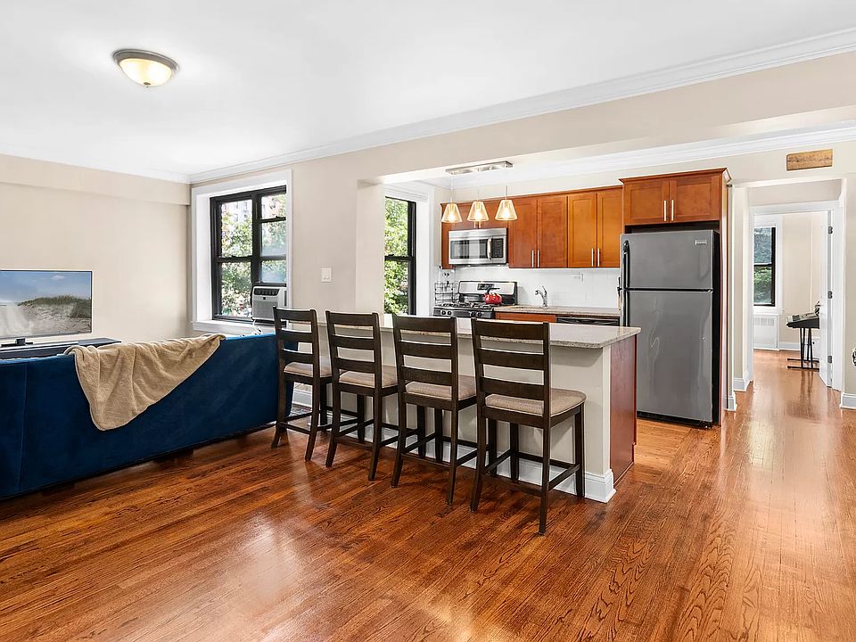 1st image of 245 Bennett Ave APT 4B