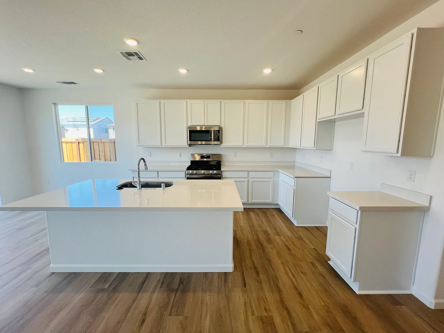 15459 Gallatin Rd — Photo 2
