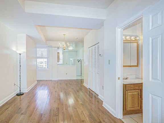 3rd image of 45 Hanover Pl NW