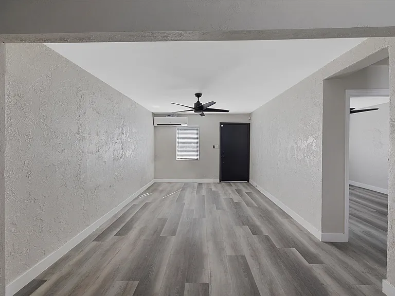 913 S 3rd St — Photo 17