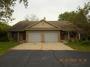 4925 S Sunny Slope Rd, New Berlin, WI 53151