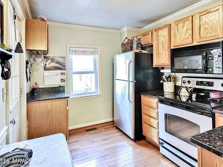 323 N Bentz St — Photo 7