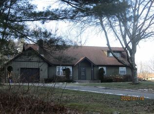 73 Reservoir Rd, North Smithfield, RI 02896