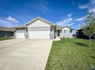 3708 E Brewster St, Sioux Falls, SD 57108