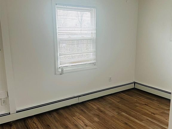 5th image of 36 Trumpet Ln