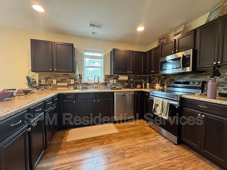 437 Lady Bug Ln — Photo 7