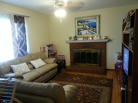 3rd image of 1138 Avocado Ave